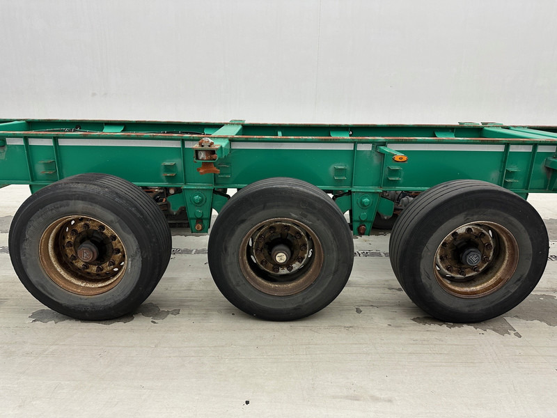 Fruehauf Skelet 2 x 20-40 ft - Container-transport/ Vekselflak semitrailer: bilde 4 Fruehauf Skelet 2 x 20-40 ft - Container-transport/ Vekselflak semitrailer: bilde 4