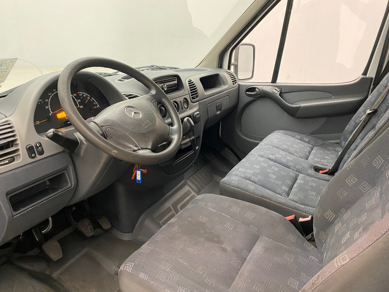 Interior photo 1: Kassebil Mercedes-Benz Sprinter 311 CDi
