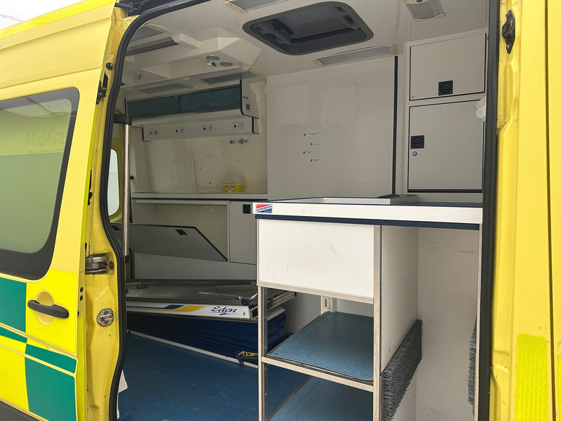 Mercedes-Benz Sprinter 319 CDI - Ambulanse: bilde 5 Mercedes-Benz Sprinter 319 CDI - Ambulanse: bilde 5