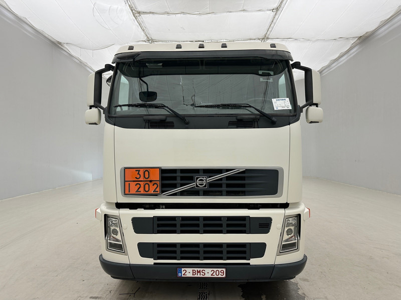 Volvo FH 440 - 6x2* - Tankbil: bilde 2 Volvo FH 440 - 6x2* - Tankbil: bilde 2