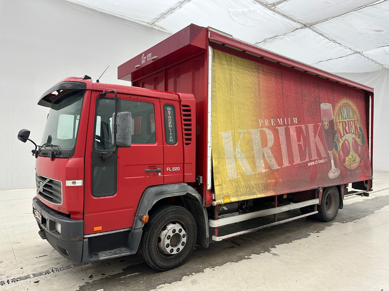 Volvo FL 220 - Kapellbil: bilde 1 Volvo FL 220 - Kapellbil: bilde 1