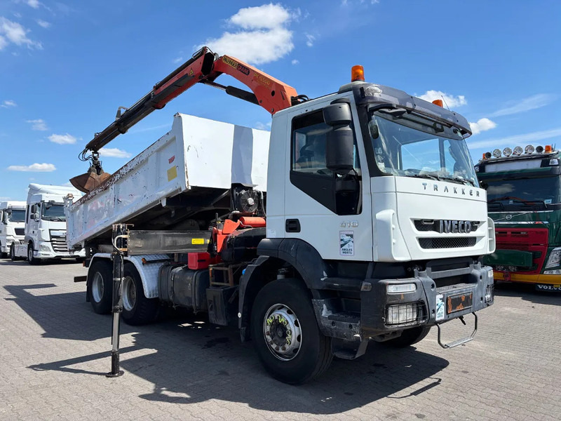 Iveco Trakker 410 6X4 Manual Gearbox 2 Way Tipper + Palfinger PK15500 - Tippbil, Kranbil: bilde 2 Iveco Trakker 410 6X4 Manual Gearbox 2 Way Tipper + Palfinger PK15500 - Tippbil, Kranbil: bilde 2