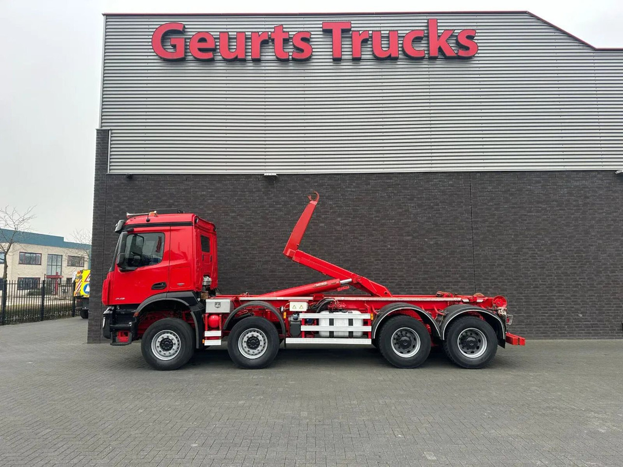 Mercedes-Benz Arocs 8X4 VDL S-30-6600 HAAKARMSYSTEEM/ABROLLKIP - Krokbil: bilde 1 Mercedes-Benz Arocs 8X4 VDL S-30-6600 HAAKARMSYSTEEM/ABROLLKIP - Krokbil: bilde 1