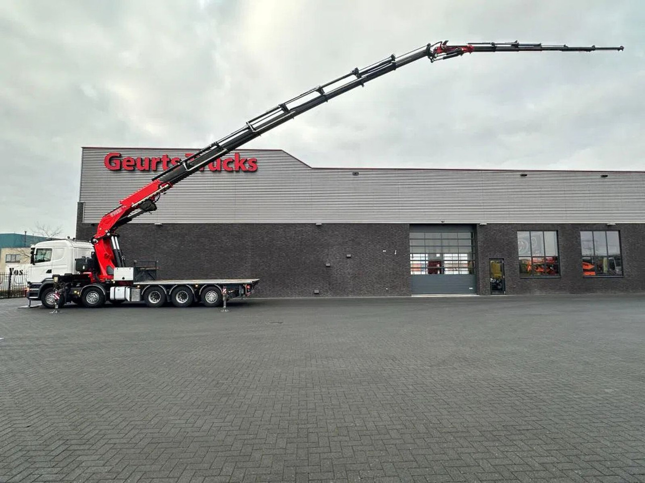 Scania R520 V8 10X4 TRIDEM + F1650RA.2.28 + JIB L816 KR - Kranbil: bilde 1 Scania R520 V8 10X4 TRIDEM + F1650RA.2.28 + JIB L816 KR - Kranbil: bilde 1
