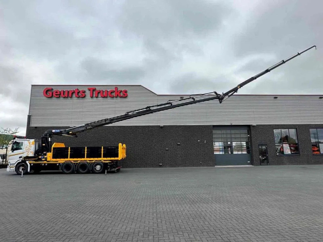 Scania R530 V8 NGS 8X4 TRIDEM MET HYVA 2Z KIPPER + HMF - Tippbil, Kranbil: bilde 5 Scania R530 V8 NGS 8X4 TRIDEM MET HYVA 2Z KIPPER + HMF - Tippbil, Kranbil: bilde 5
