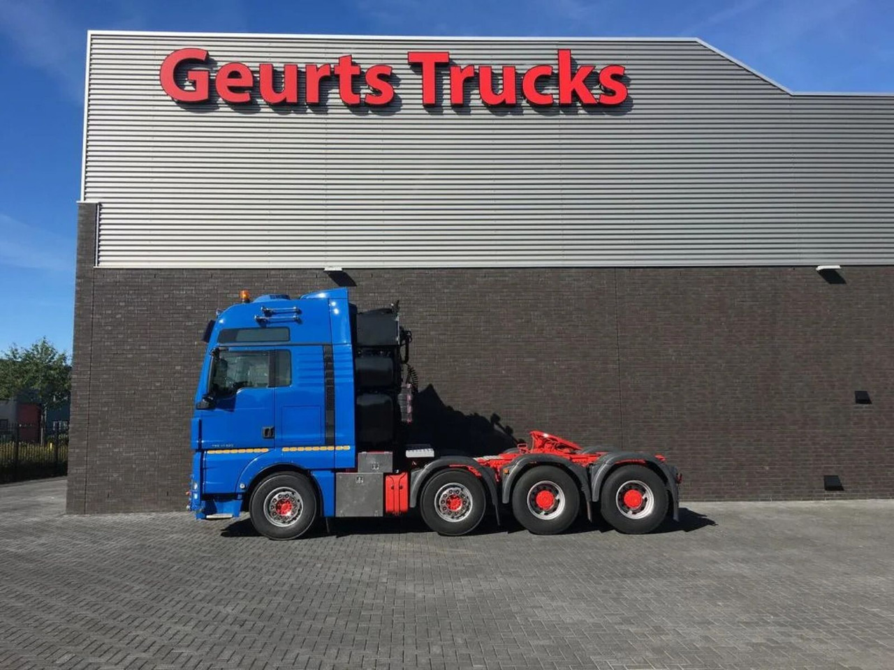 MAN TGX 41.680 V8 8X4 HEAVY DUTY TRACTOR 250 TONS - Trekkvogn: bilde 1 MAN TGX 41.680 V8 8X4 HEAVY DUTY TRACTOR 250 TONS - Trekkvogn: bilde 1