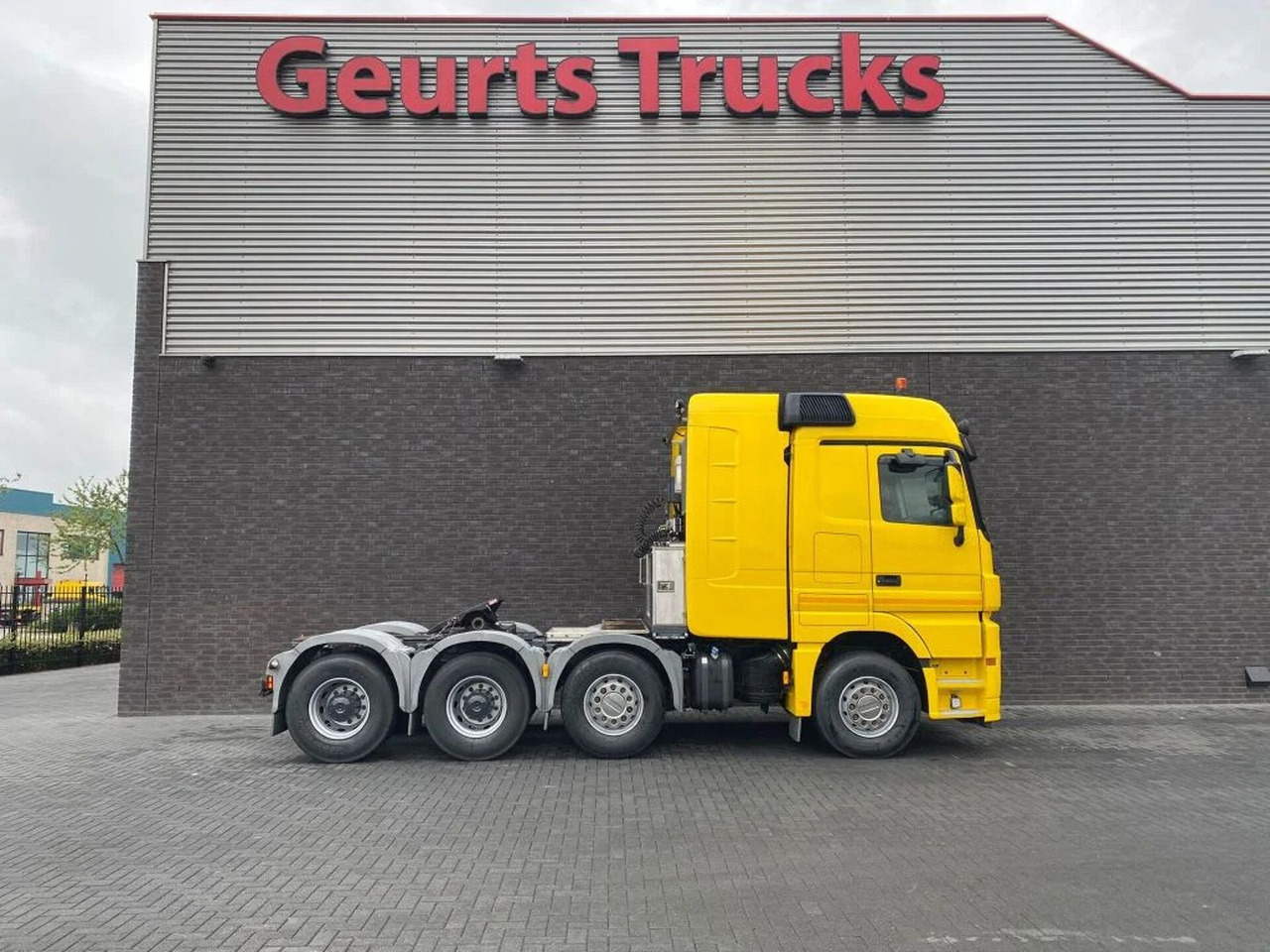 Mercedes-Benz Actros 4165 V8 8X4 SLT TITAN HEAVY DUTY TRACTOR - Trekkvogn: bilde 4 Mercedes-Benz Actros 4165 V8 8X4 SLT TITAN HEAVY DUTY TRACTOR - Trekkvogn: bilde 4