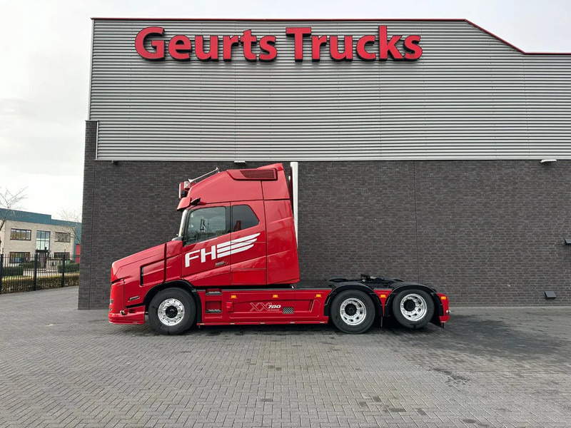 Volvo FH 16 VT5 780 XXL AERO NEW 6X2 BOOGIE TORPEDO/NOSE/HAUBE/SHOWTRUCK - Trekkvogn: bilde 1 Volvo FH 16 VT5 780 XXL AERO NEW 6X2 BOOGIE TORPEDO/NOSE/HAUBE/SHOWTRUCK - Trekkvogn: bilde 1