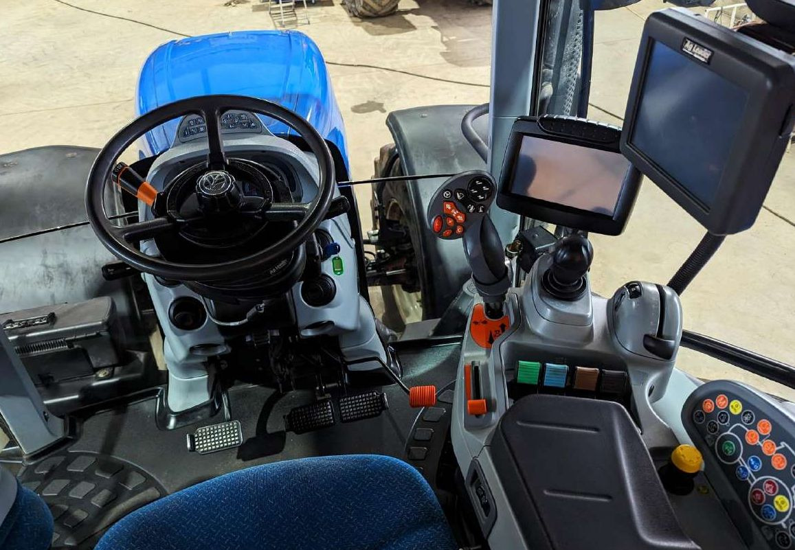 NEW HOLLAND T7.260 - Traktor: bilde 3 NEW HOLLAND T7.260 - Traktor: bilde 3