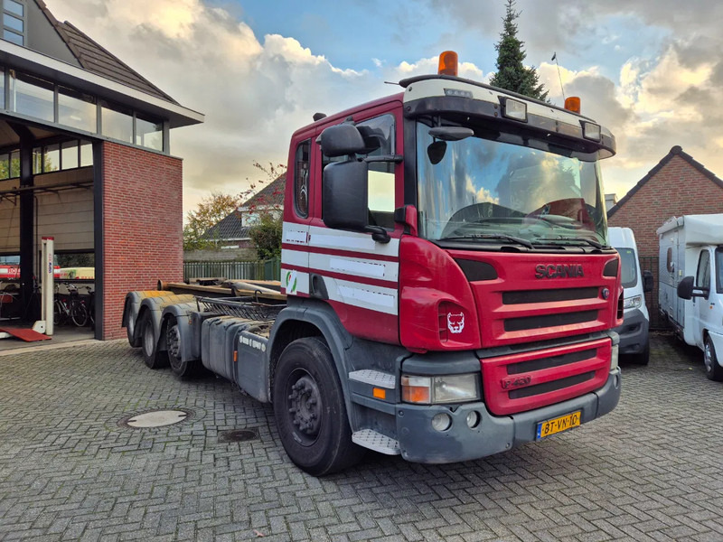 Scania P 420 8x2... manuel gearbox. - Lastebil med kabelsystem: bilde 1 Scania P 420 8x2... manuel gearbox. - Lastebil med kabelsystem: bilde 1