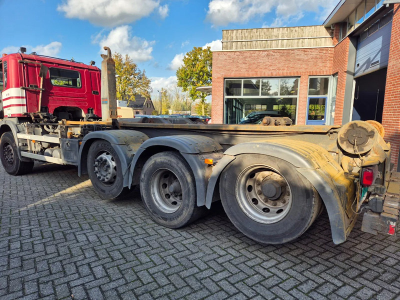 Scania P 420 8x2..... manuel gearbox. - Lastebil med kabelsystem: bilde 4 Scania P 420 8x2..... manuel gearbox. - Lastebil med kabelsystem: bilde 4