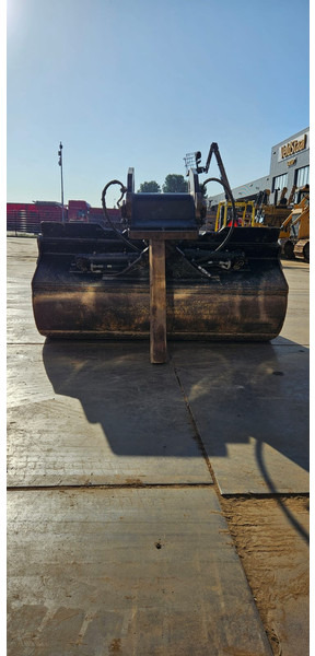 Caterpillar CAT DCT Bucket CW40S Kantelbak - Lasterskuffe: bilde 4 Caterpillar CAT DCT Bucket CW40S Kantelbak - Lasterskuffe: bilde 4
