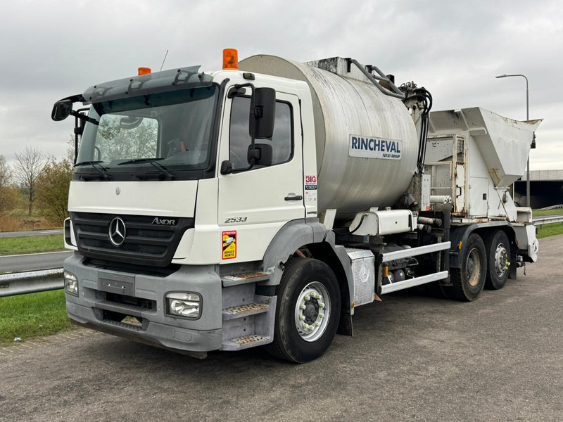 MERCEDESBENZ Axor 2533 6x2x4 Rincheval Bitumensprayer / chip spreader - Lastebil: bilde 1 MERCEDESBENZ Axor 2533 6x2x4 Rincheval Bitumensprayer / chip spreader - Lastebil: bilde 1