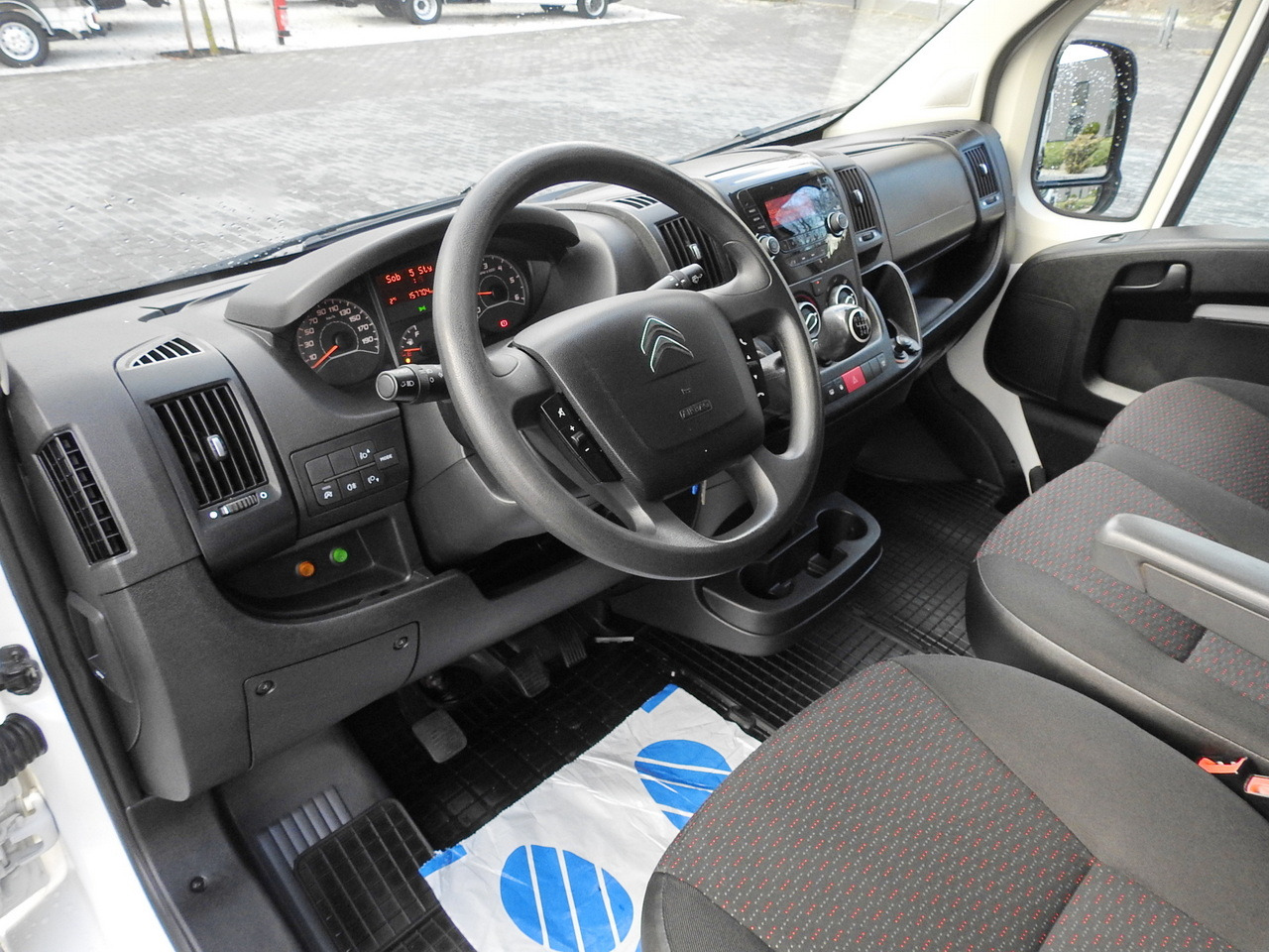 CITROEN JUMPER BOX DELIVERY VAN 6 SEATS AIR CONDITIONING 140HP - Kassebil: bilde 2 CITROEN JUMPER BOX DELIVERY VAN 6 SEATS AIR CONDITIONING 140HP - Kassebil: bilde 2