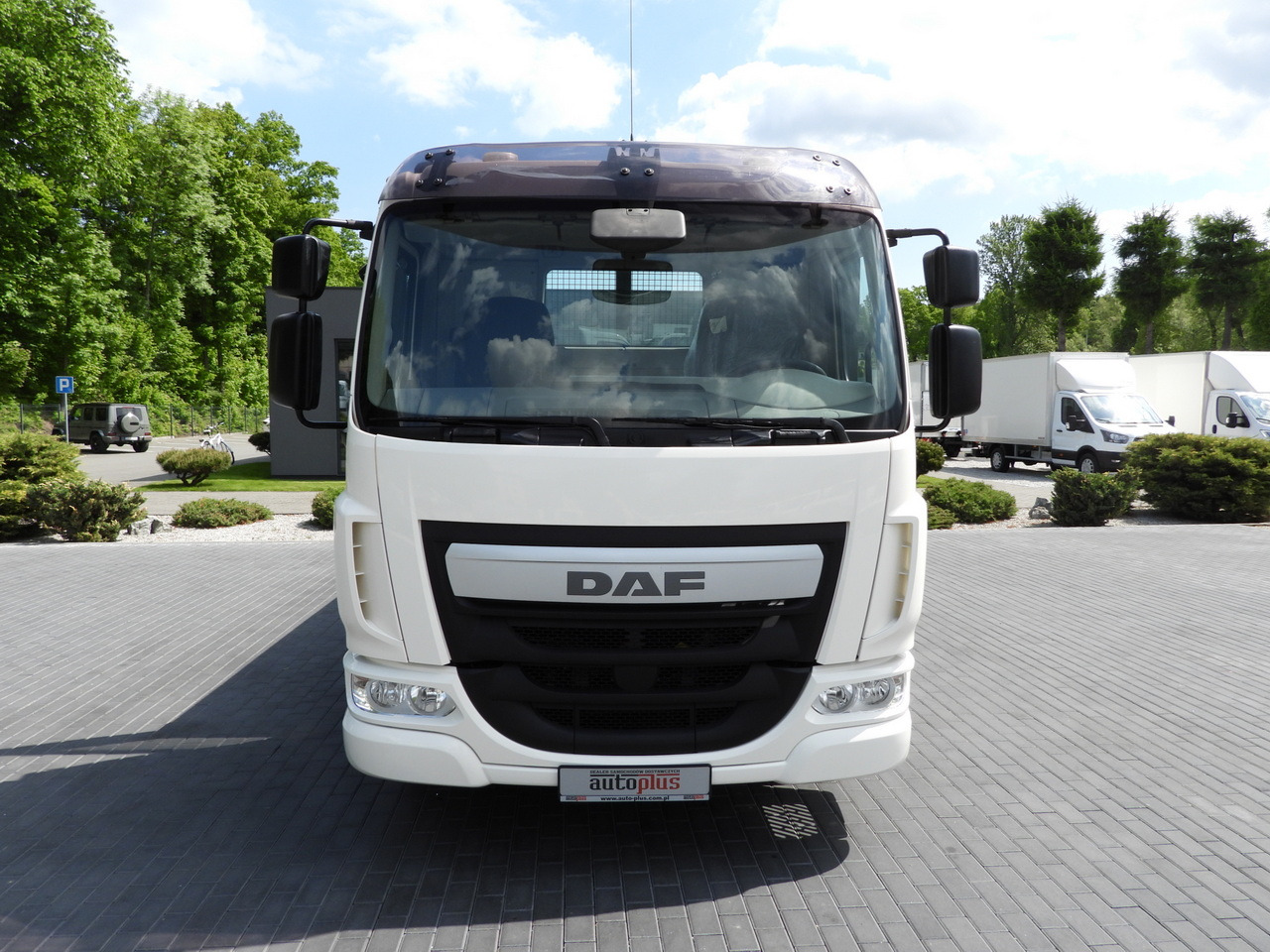 DAF LF 180 THREE-WAY TIPPER CRUISE CONTROL LED LIGHTS AUTOMATIC TRANSMISSION TWIN WHEELS AIR CONDITIONING 180HP - Tippbil: bilde 5 DAF LF 180 THREE-WAY TIPPER CRUISE CONTROL LED LIGHTS AUTOMATIC TRANSMISSION TWIN WHEELS AIR CONDITIONING 180HP - Tippbil: bilde 5