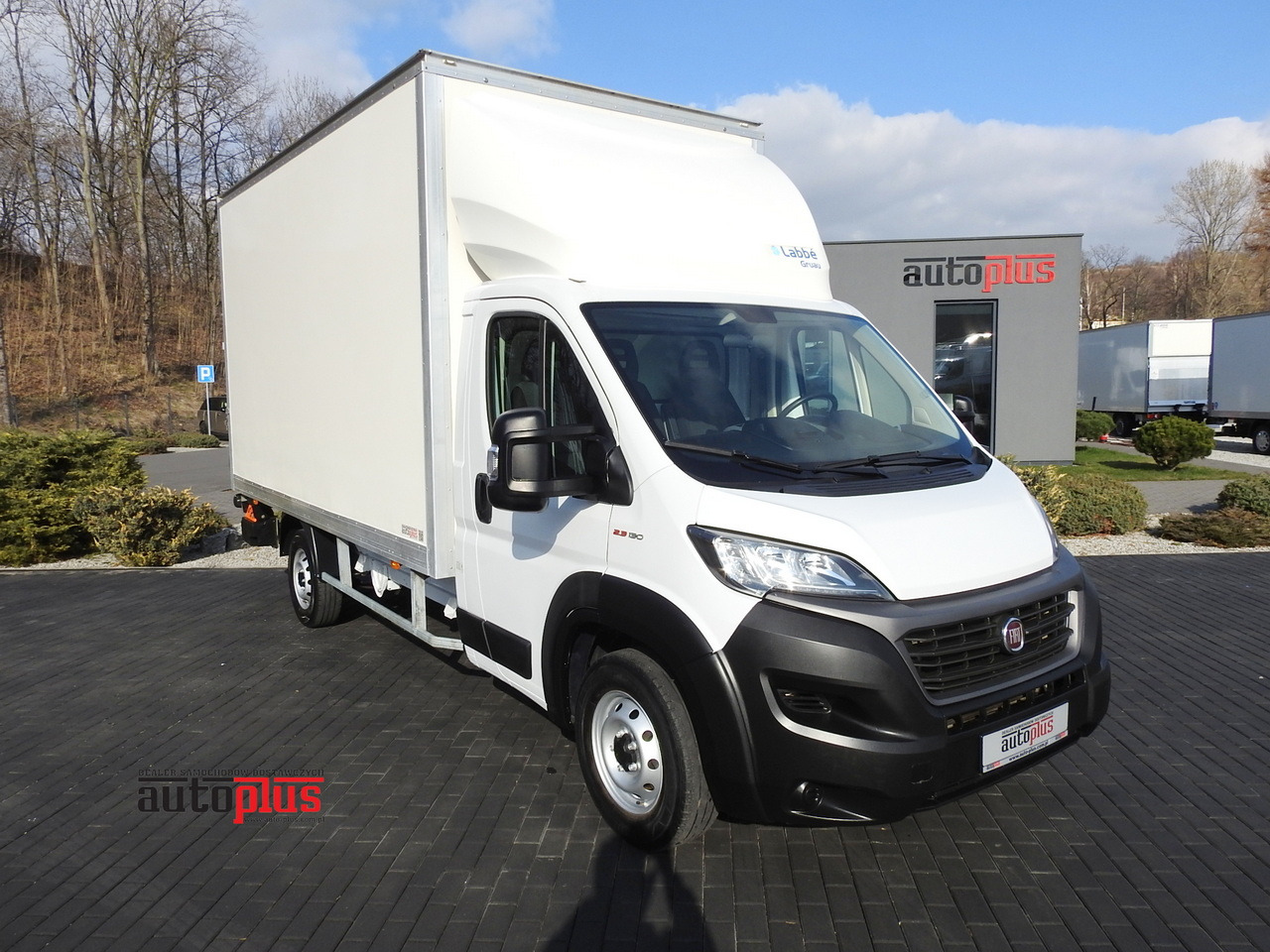 FIAT DUCATO BOX LIFT 8 PALLETS CRUISE CONTROL NAVIGATION LED LIGHTS AIR CONDITIONING 130HP - Varebil med skap: bilde 1 FIAT DUCATO BOX LIFT 8 PALLETS CRUISE CONTROL NAVIGATION LED LIGHTS AIR CONDITIONING 130HP - Varebil med skap: bilde 1