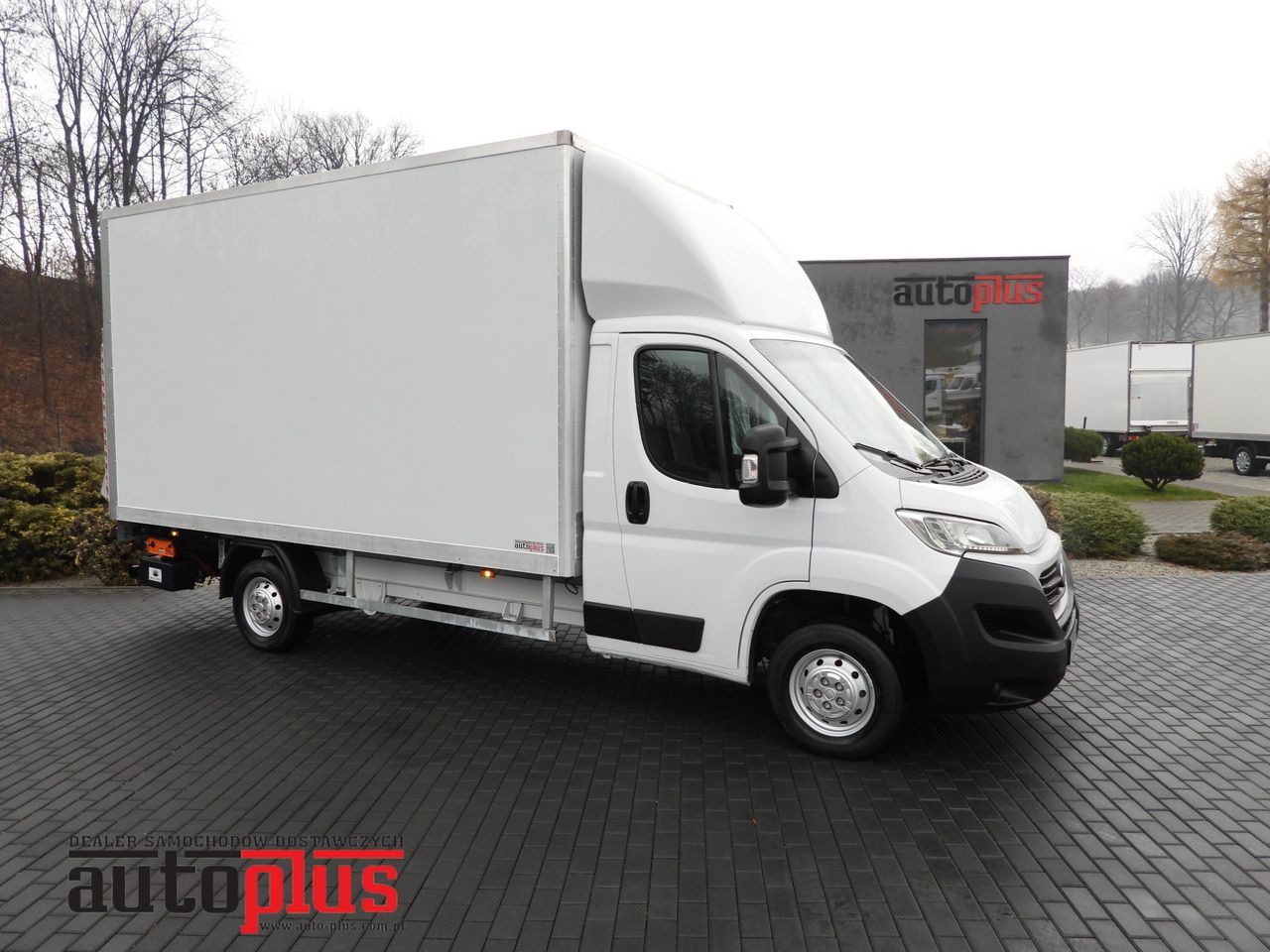 FIAT DUCATO BOX LIFT 8 PALLETS CRUISE CONTROL NAVIGATION LED LIGHTS AIR CONDITIONING 130HP - Varebil med skap: bilde 1 FIAT DUCATO BOX LIFT 8 PALLETS CRUISE CONTROL NAVIGATION LED LIGHTS AIR CONDITIONING 130HP - Varebil med skap: bilde 1