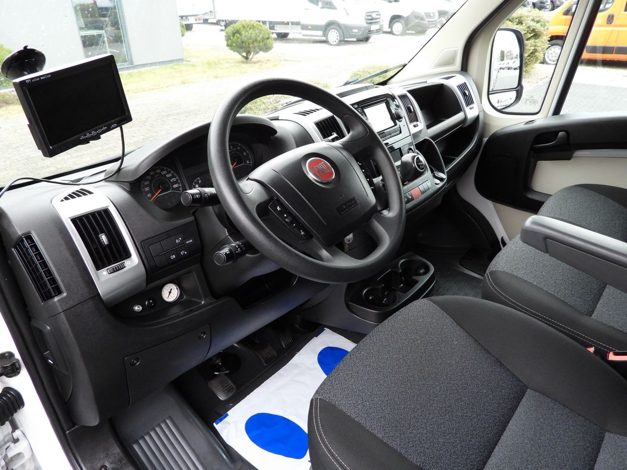 FIAT DUCATO TARPAULIN 10 PALLETS WEBASTO CRUISE CONTROL LED LIGHTS PNEUMATICS AIR CONDITIONING 180HP - Varebil med kapell: bilde 2 FIAT DUCATO TARPAULIN 10 PALLETS WEBASTO CRUISE CONTROL LED LIGHTS PNEUMATICS AIR CONDITIONING 180HP - Varebil med kapell: bilde 2