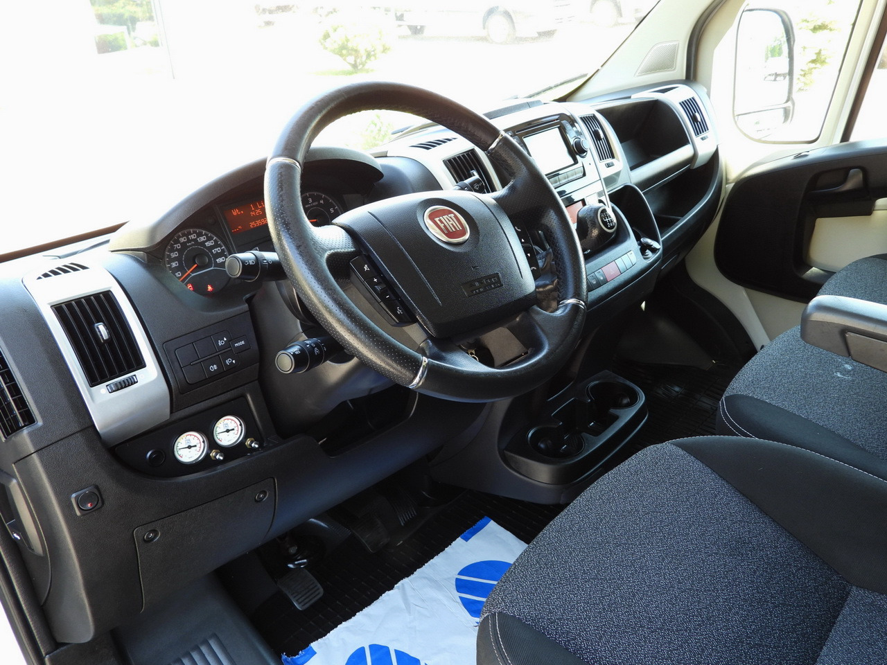 FIAT DUCATO TARPAULIN 10 PALLETS WEBASTO CRUISE CONTROL LED LIGHTS PNEUMATICS AIR CONDITIONING 180HP - Varebil med kapell: bilde 2 FIAT DUCATO TARPAULIN 10 PALLETS WEBASTO CRUISE CONTROL LED LIGHTS PNEUMATICS AIR CONDITIONING 180HP - Varebil med kapell: bilde 2