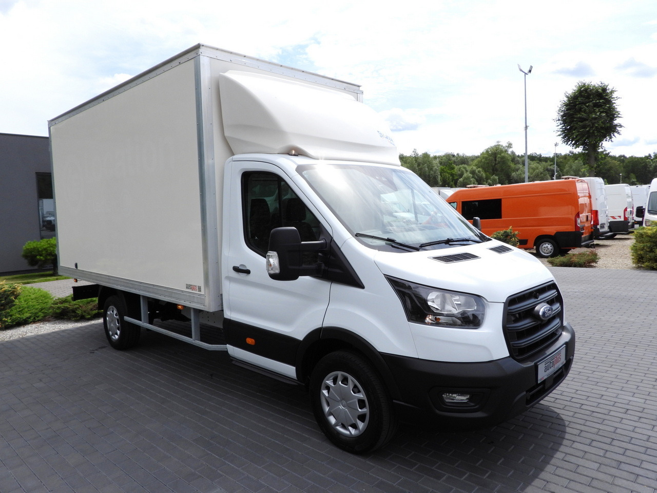 FORD TRANSIT BOX 8 PALLETS CRUISE CONTROL AIR CONDITIONING 130HP - Varebil med skap: bilde 4 FORD TRANSIT BOX 8 PALLETS CRUISE CONTROL AIR CONDITIONING 130HP - Varebil med skap: bilde 4