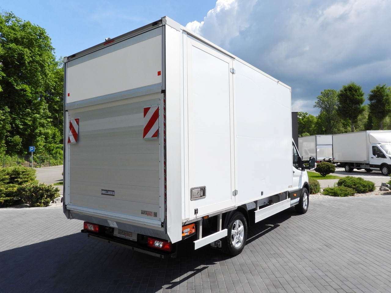 FORD TRANSIT  BOX LIFT 8 PALLETS CRUISE CONTROL LED LIGHTS AIR CONDITIONING  130HP - Kjølebil: bilde 3 FORD TRANSIT  BOX LIFT 8 PALLETS CRUISE CONTROL LED LIGHTS AIR CONDITIONING  130HP - Kjølebil: bilde 3