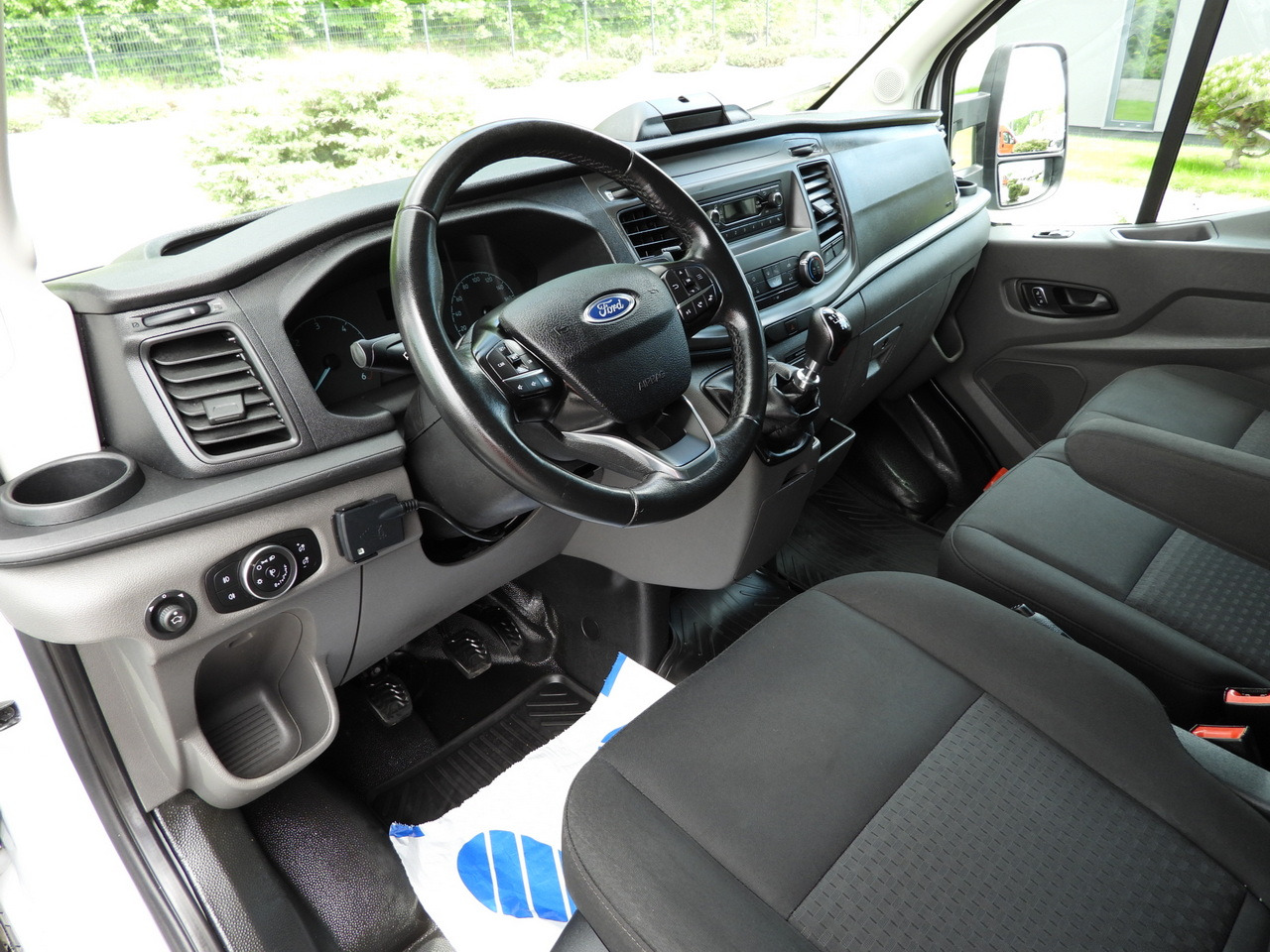 FORD TRANSIT BOX LIFT 8 PALLETS CRUISE CONTROL LED LIGHTS AIR CONDITIONING 130HP - Varebil med skap: bilde 2 FORD TRANSIT BOX LIFT 8 PALLETS CRUISE CONTROL LED LIGHTS AIR CONDITIONING 130HP - Varebil med skap: bilde 2