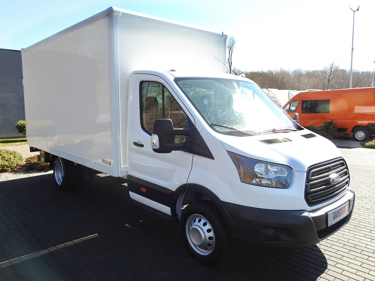 FORD TRANSIT BOX LIFT 8 PALLETS TWIN WHEELS AIR CONDITIONING 130HP - Varebil med skap: bilde 4 FORD TRANSIT BOX LIFT 8 PALLETS TWIN WHEELS AIR CONDITIONING 130HP - Varebil med skap: bilde 4