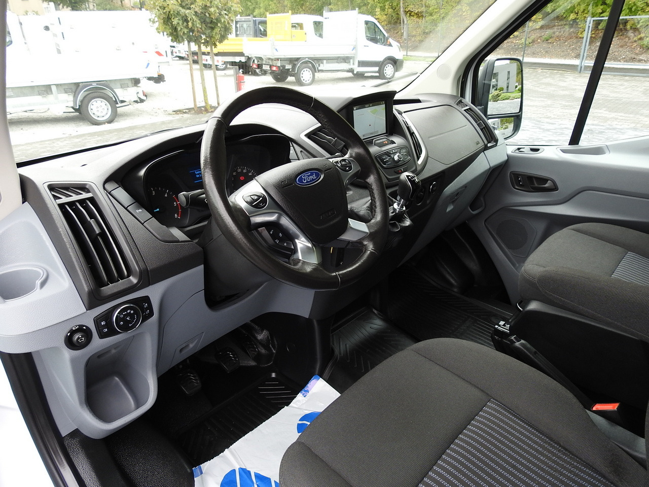 FORD TRANSIT REFRIGERATOR VAN 0*C HEATING FUNCTION POWER SUPPLY 230V CRUISE CONTROL NAVIGATION AIR CONDITIONING LED LIGHTS 130HP - Kjølebil: bilde 2 FORD TRANSIT REFRIGERATOR VAN 0*C HEATING FUNCTION POWER SUPPLY 230V CRUISE CONTROL NAVIGATION AIR CONDITIONING LED LIGHTS 130HP - Kjølebil: bilde 2