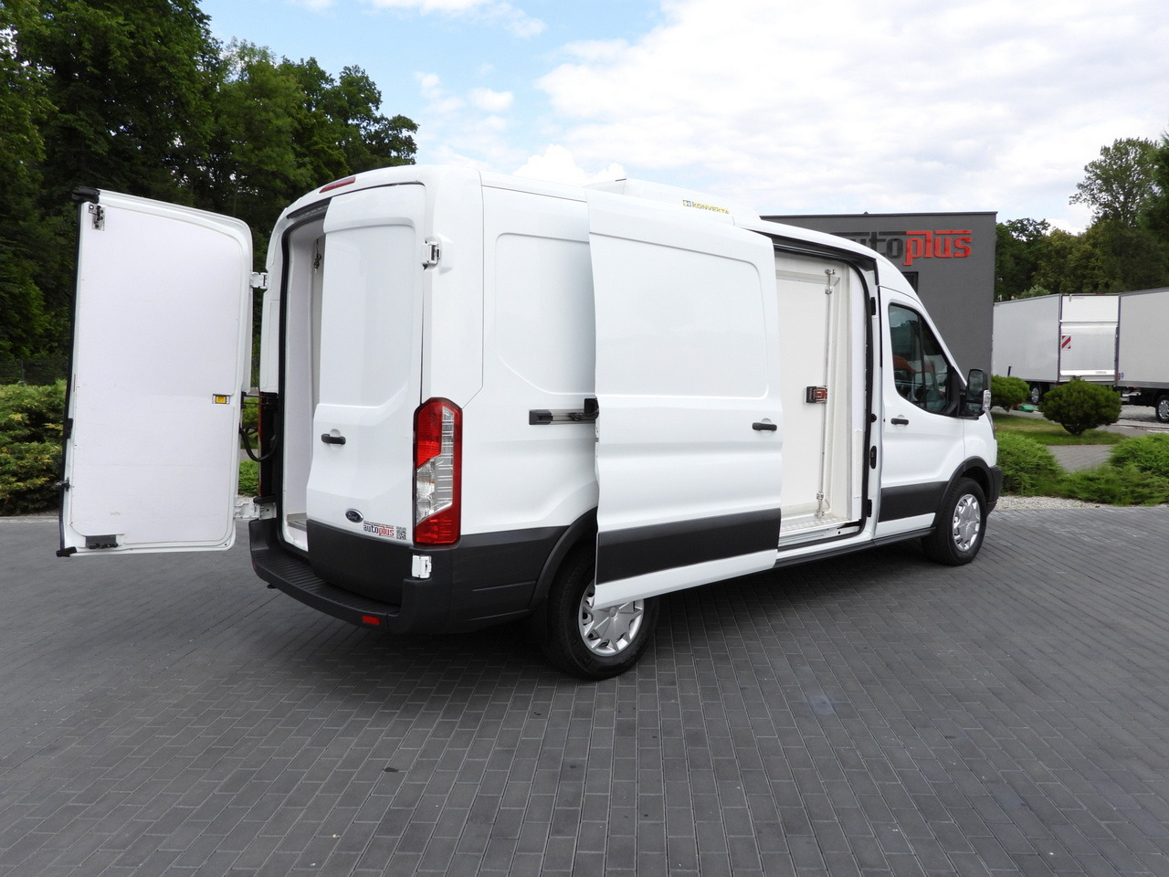 FORD TRANSIT REFRIGERATOR VAN 5*C AIR CONDITIONING 105HP - Kjølebil: bilde 3 FORD TRANSIT REFRIGERATOR VAN 5*C AIR CONDITIONING 105HP - Kjølebil: bilde 3