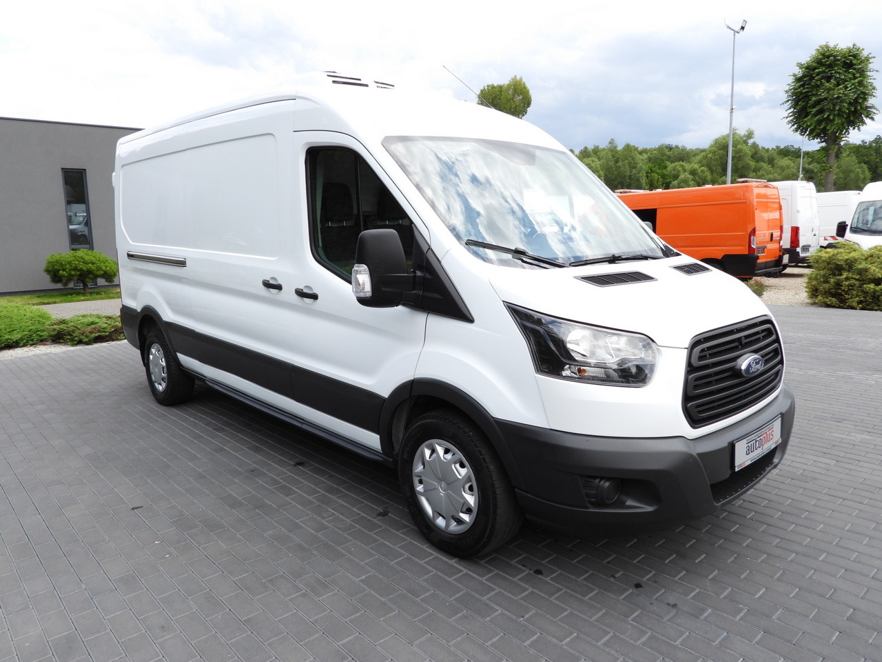 FORD TRANSIT REFRIGERATOR VAN 5*C AIR CONDITIONING 105HP - Kjølebil: bilde 4 FORD TRANSIT REFRIGERATOR VAN 5*C AIR CONDITIONING 105HP - Kjølebil: bilde 4