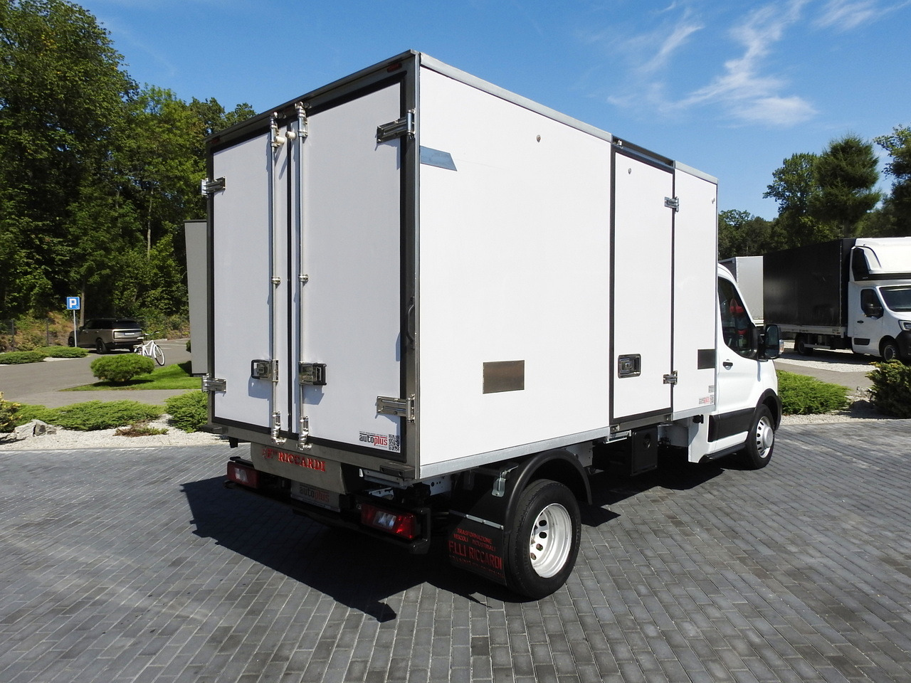 FORD TRANSIT REGRIGERATOR BOX 0*C POWER SUPPLY 230V CRUISE CONTROL AIR CONDITIONING TWIN WHEELS 170HP - Kjølebil: bilde 3 FORD TRANSIT REGRIGERATOR BOX 0*C POWER SUPPLY 230V CRUISE CONTROL AIR CONDITIONING TWIN WHEELS 170HP - Kjølebil: bilde 3