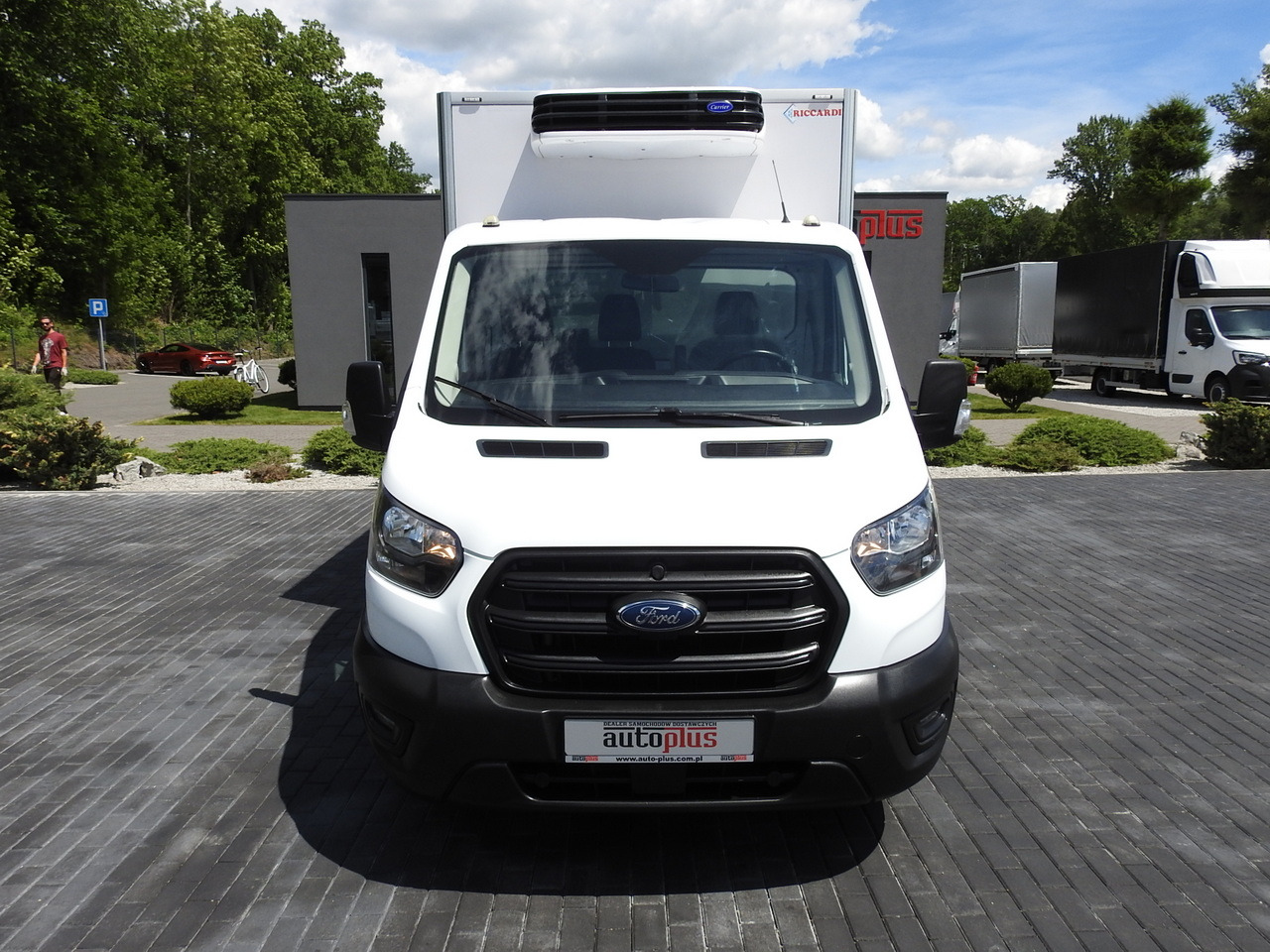 FORD TRANSIT REGRIGERATOR BOX 0*C POWER SUPPLY 230V CRUISE CONTROL AIR CONDITIONING TWIN WHEELS 170HP - Kjølebil: bilde 5 FORD TRANSIT REGRIGERATOR BOX 0*C POWER SUPPLY 230V CRUISE CONTROL AIR CONDITIONING TWIN WHEELS 170HP - Kjølebil: bilde 5