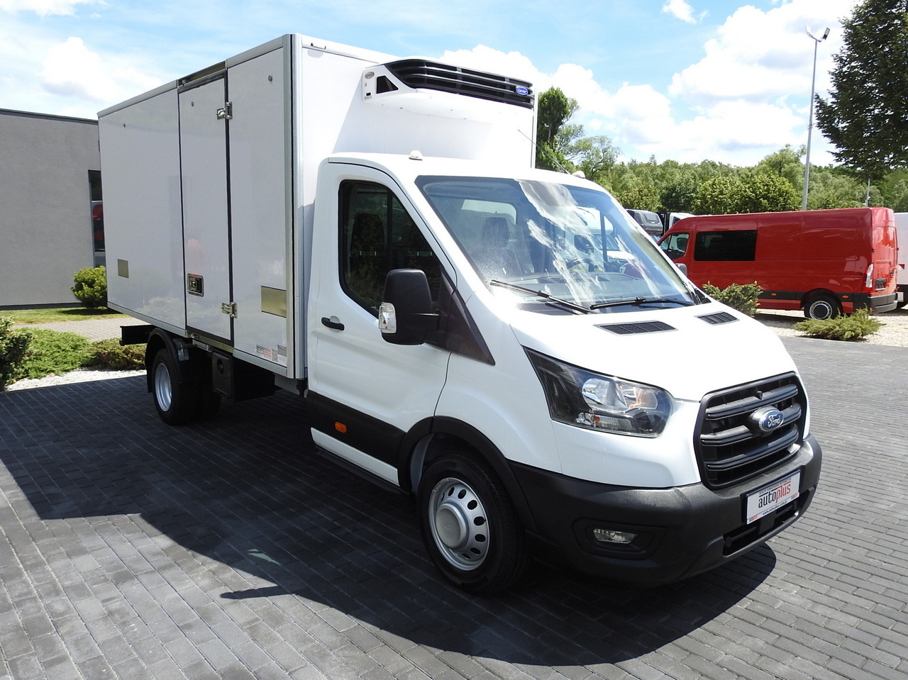 FORD TRANSIT REGRIGERATOR BOX 0*C POWER SUPPLY 230V CRUISE CONTROL AIR CONDITIONING TWIN WHEELS 170HP - Kjølebil: bilde 4 FORD TRANSIT REGRIGERATOR BOX 0*C POWER SUPPLY 230V CRUISE CONTROL AIR CONDITIONING TWIN WHEELS 170HP - Kjølebil: bilde 4
