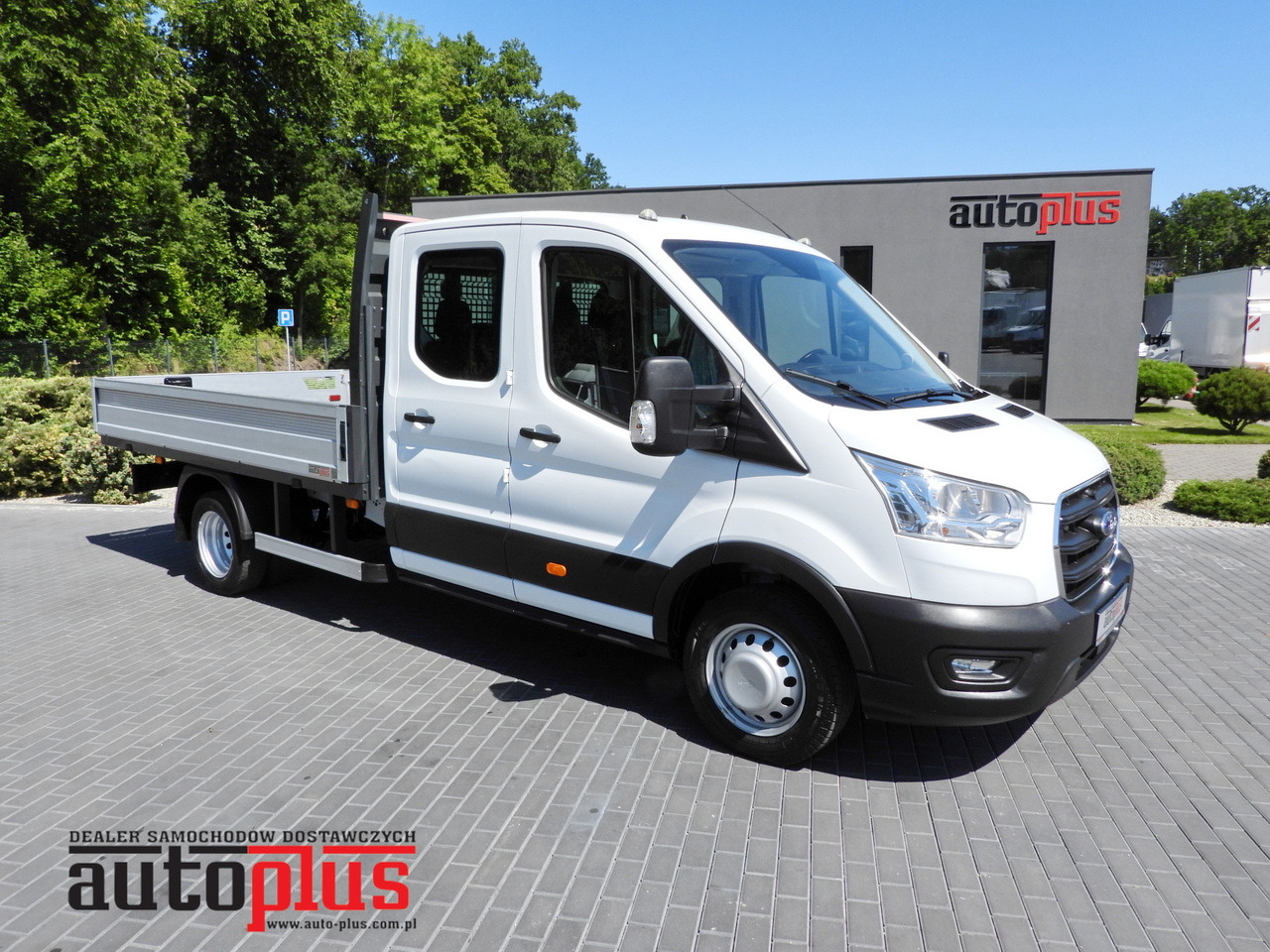 FORD TRANSIT STAKE BODY DOUBLE CABIN DOKA 7 SEATS TWIN WHEELS AIR CONDITIONING 130HP - Varebil med plan: bilde 1 FORD TRANSIT STAKE BODY DOUBLE CABIN DOKA 7 SEATS TWIN WHEELS AIR CONDITIONING 130HP - Varebil med plan: bilde 1