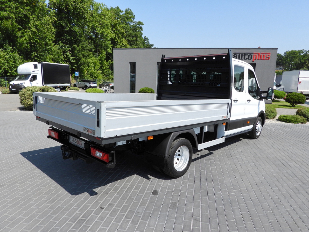 FORD TRANSIT STAKE BODY DOUBLE CABIN DOKA 7 SEATS TWIN WHEELS AIR CONDITIONING 130HP - Varebil med plan: bilde 3 FORD TRANSIT STAKE BODY DOUBLE CABIN DOKA 7 SEATS TWIN WHEELS AIR CONDITIONING 130HP - Varebil med plan: bilde 3
