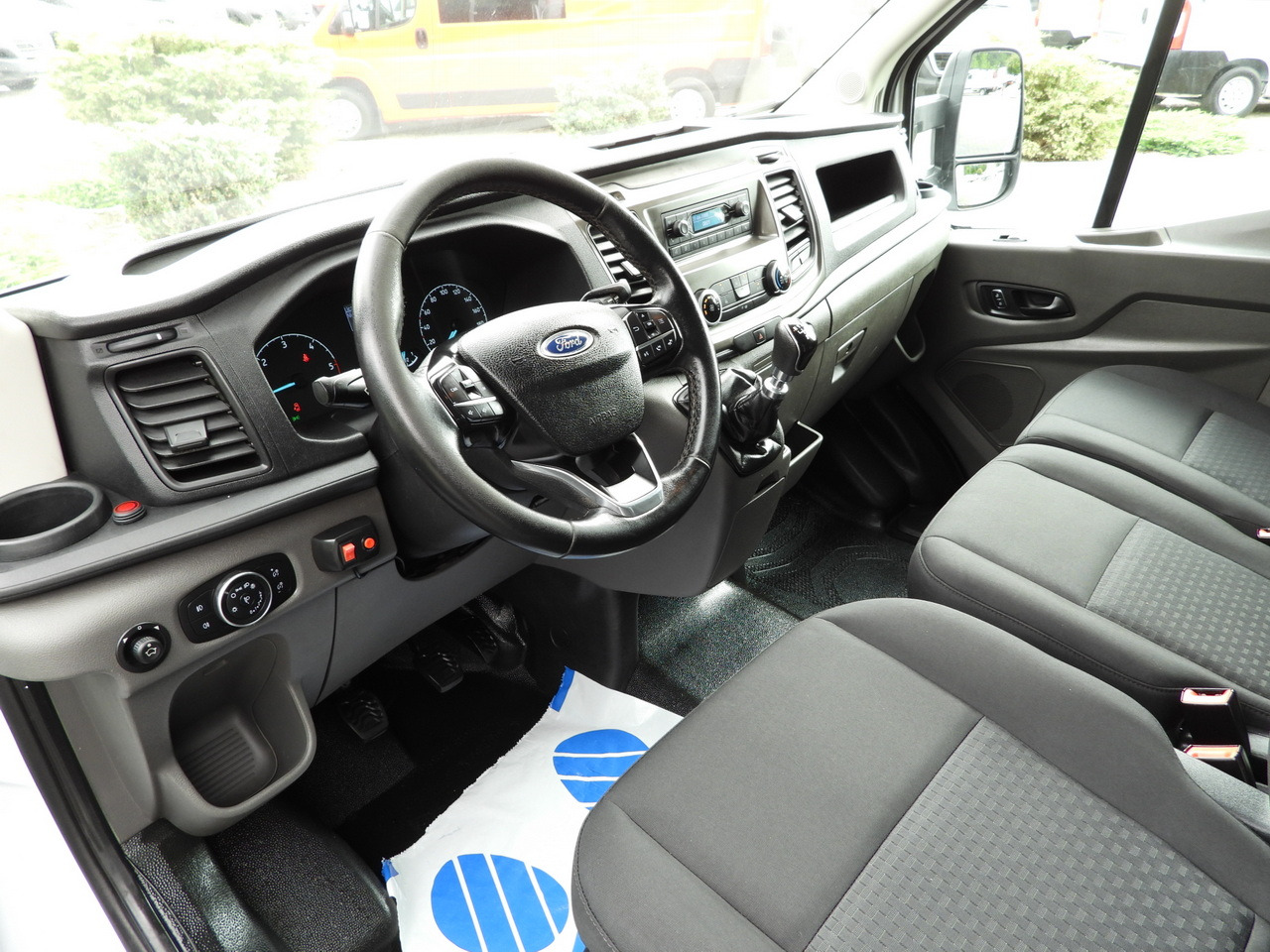 FORD TRANSIT TARPAULIN 8 PALLETS CRUISE CONTROL LED LIGHTS TWIN WHEELS AIR CONDITIONING 130HP - Varebil med kapell: bilde 2 FORD TRANSIT TARPAULIN 8 PALLETS CRUISE CONTROL LED LIGHTS TWIN WHEELS AIR CONDITIONING 130HP - Varebil med kapell: bilde 2