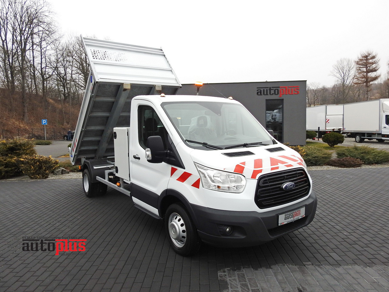 FORD TRANSIT TIPPER CRUISE CONTROL AIR CONDITIONING TWIN WHEELS 170HP - Varebil med tipp: bilde 1 FORD TRANSIT TIPPER CRUISE CONTROL AIR CONDITIONING TWIN WHEELS 170HP - Varebil med tipp: bilde 1