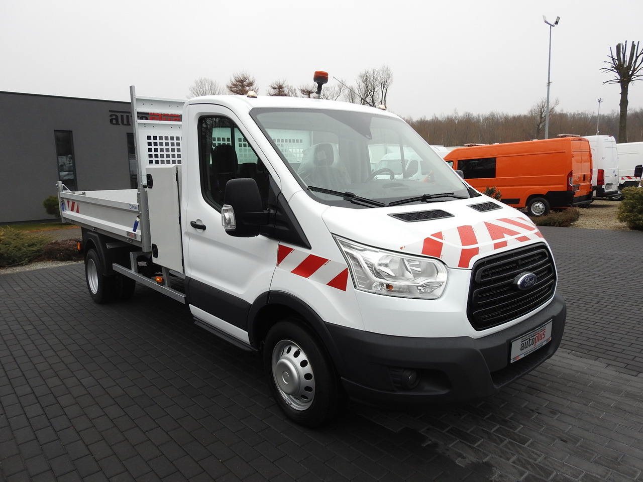 FORD TRANSIT TIPPER CRUISE CONTROL AIR CONDITIONING TWIN WHEELS 170HP - Varebil med tipp: bilde 4 FORD TRANSIT TIPPER CRUISE CONTROL AIR CONDITIONING TWIN WHEELS 170HP - Varebil med tipp: bilde 4