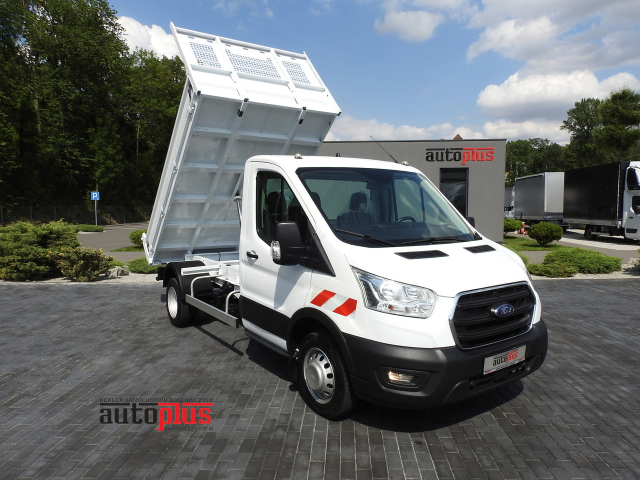 FORD TRANSIT TIPPER CRUISE CONTROL AIR CONDITIONING TWIN WHEELS 170HP - Varebil med tipp: bilde 1 FORD TRANSIT TIPPER CRUISE CONTROL AIR CONDITIONING TWIN WHEELS 170HP - Varebil med tipp: bilde 1