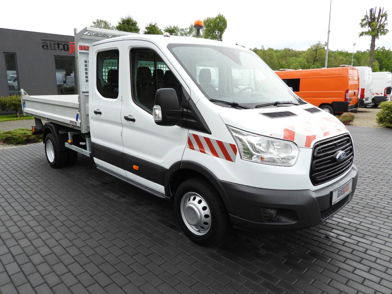 Ford TRANSIT KIPPER DOPPELKABINE DOKA 6 SITZE - Varebil med tipp, Varebil med dobbelt førerhus: bilde 4 Ford TRANSIT KIPPER DOPPELKABINE DOKA 6 SITZE - Varebil med tipp, Varebil med dobbelt førerhus: bilde 4