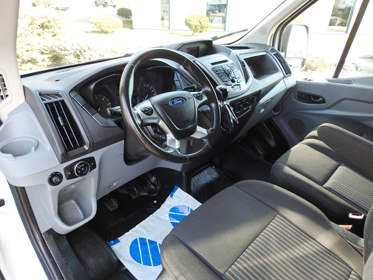 Ford TRANSIT KOFFER AUFZUG 8 PALETTEN TEMPOMAT LED - Varebil med skap: bilde 2 Ford TRANSIT KOFFER AUFZUG 8 PALETTEN TEMPOMAT LED - Varebil med skap: bilde 2