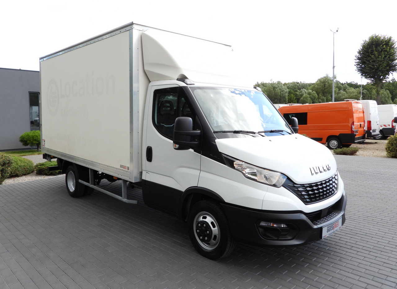 IVECO DAILY 35C16 BOX LIFT 8 PALLETS CRUISE CONTROL TWIN WHEELS AIR CONDITIONING 160HP - Varebil med skap: bilde 4 IVECO DAILY 35C16 BOX LIFT 8 PALLETS CRUISE CONTROL TWIN WHEELS AIR CONDITIONING 160HP - Varebil med skap: bilde 4