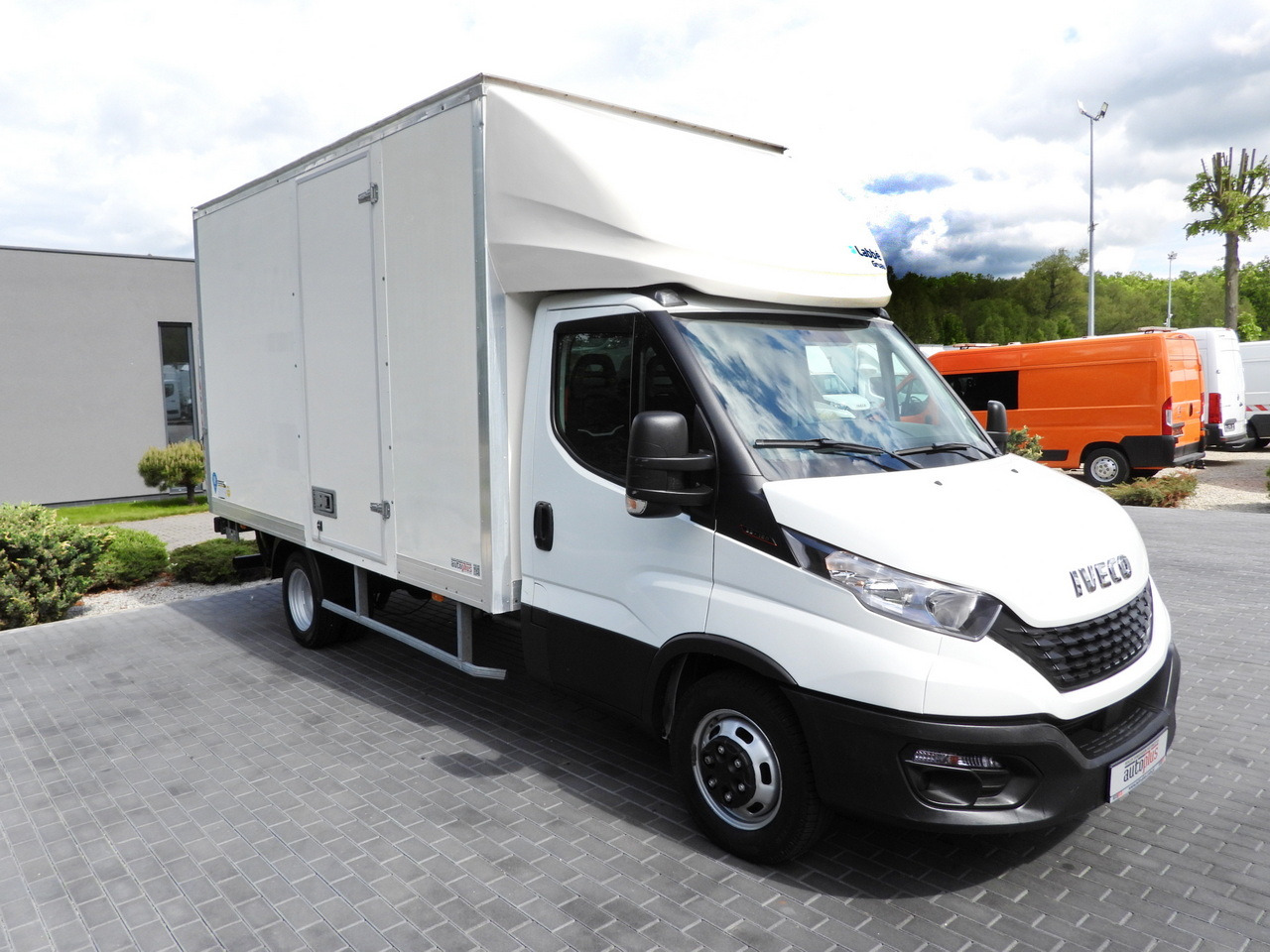 IVECO DAILY 35C16 BOX LIFT 8 PALLETS CRUISE CONTROL TWIN WHEELS AIR CONDITIONING 160HP - Varebil med skap: bilde 4 IVECO DAILY 35C16 BOX LIFT 8 PALLETS CRUISE CONTROL TWIN WHEELS AIR CONDITIONING 160HP - Varebil med skap: bilde 4