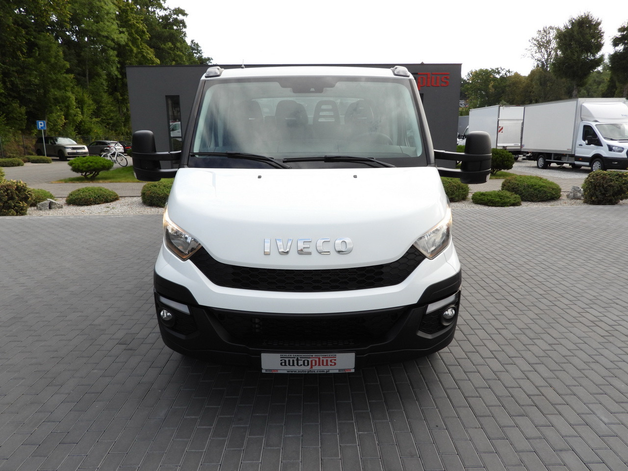 IVECO DAILY 35C17 STAKE BODY DOUBLE CABIN DOKA 7 SEATS CRUISE CONTROL TWIN WHEELS AIR CONDITIONING 170HP - Varebil med plan: bilde 5 IVECO DAILY 35C17 STAKE BODY DOUBLE CABIN DOKA 7 SEATS CRUISE CONTROL TWIN WHEELS AIR CONDITIONING 170HP - Varebil med plan: bilde 5