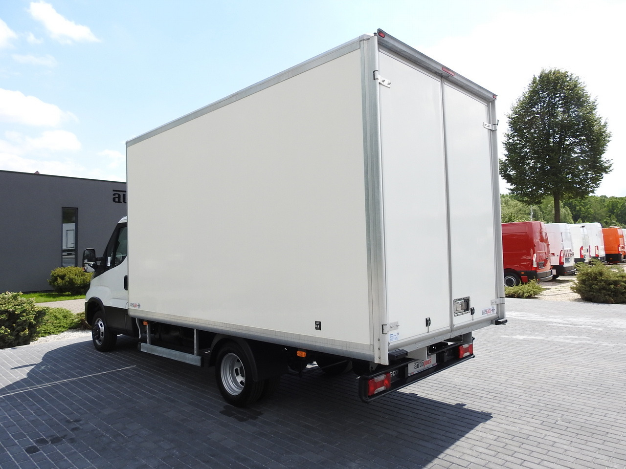 Varebil med skap IVECO DAILY 35S14 8 PALLETS CRUISE CONTROL TWIN WHEELS AIR CONDITIONING 140HP: bilde 9 Varebil med skap IVECO DAILY 35S14 8 PALLETS CRUISE CONTROL TWIN WHEELS AIR CONDITIONING 140HP: bilde 9