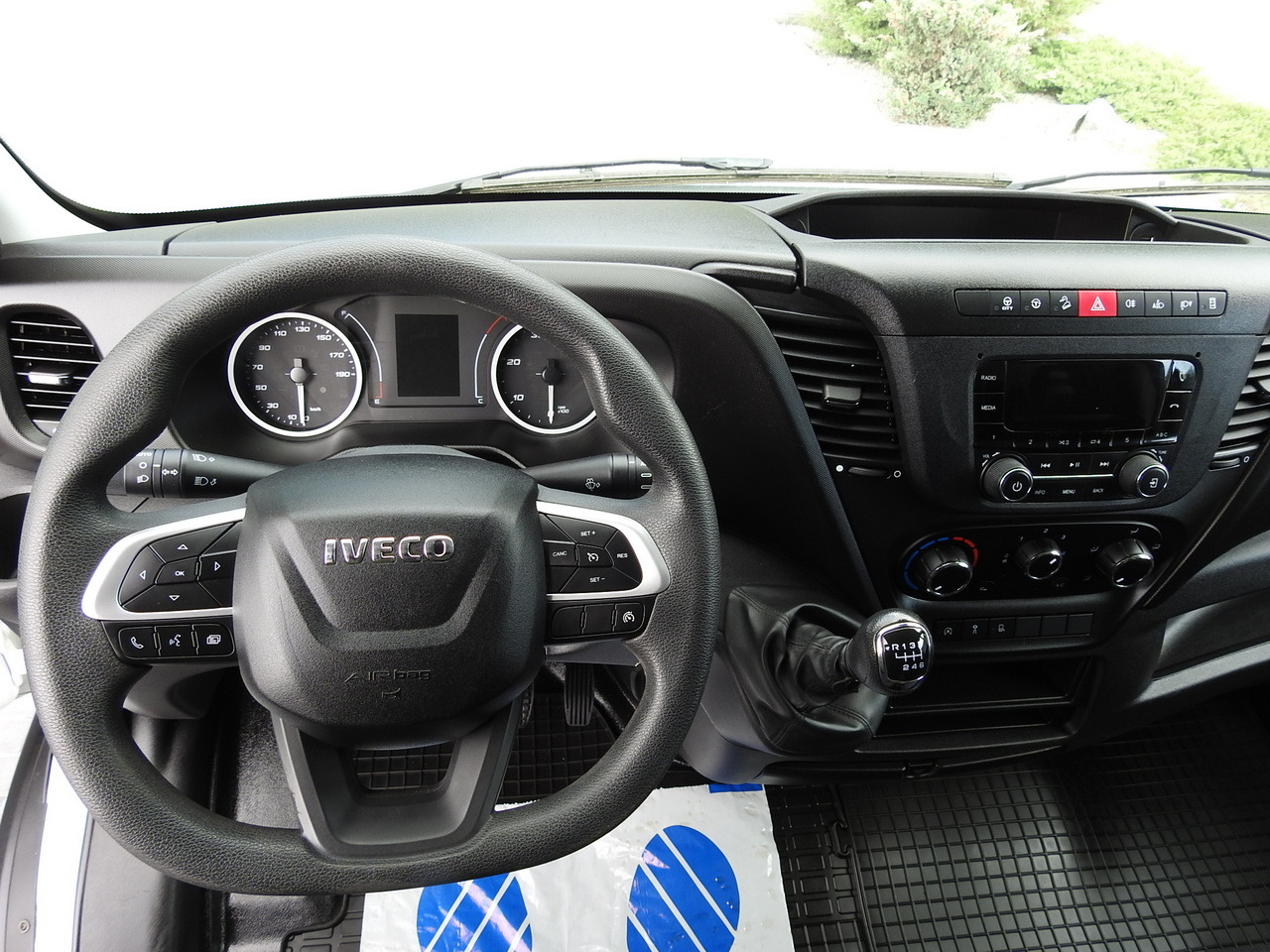 Varebil med skap IVECO DAILY 35S14 8 PALLETS CRUISE CONTROL TWIN WHEELS AIR CONDITIONING 140HP: bilde 24 Varebil med skap IVECO DAILY 35S14 8 PALLETS CRUISE CONTROL TWIN WHEELS AIR CONDITIONING 140HP: bilde 24