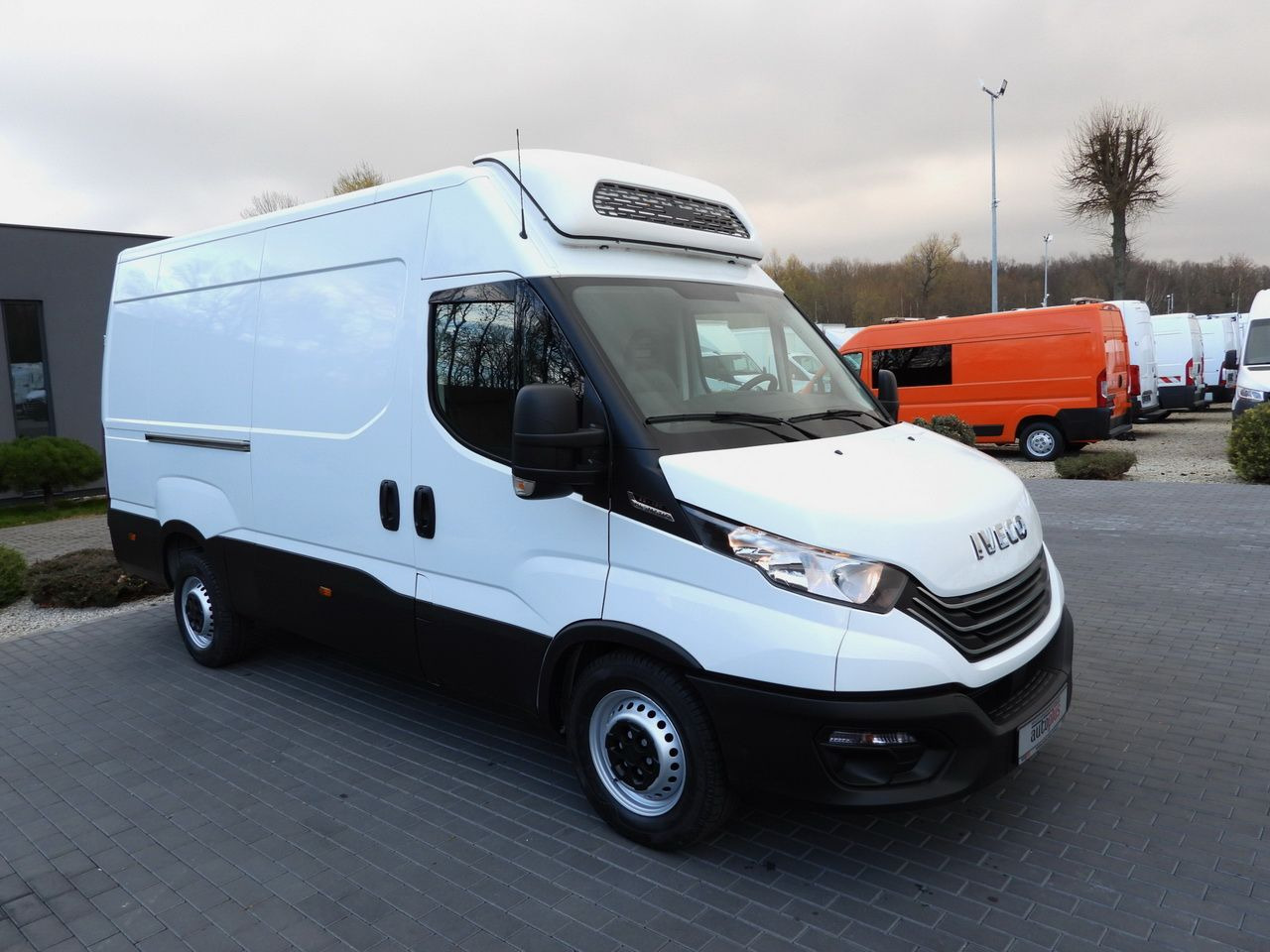 IVECO DAILY 35S14 REFRIGERATOR VAN 0*C POWER SUPPLY 230V NAVIGATION AUTOMATIC TRANSMISSION AIR CONDITIONING 140HP - Kjølebil: bilde 4 IVECO DAILY 35S14 REFRIGERATOR VAN 0*C POWER SUPPLY 230V NAVIGATION AUTOMATIC TRANSMISSION AIR CONDITIONING 140HP - Kjølebil: bilde 4