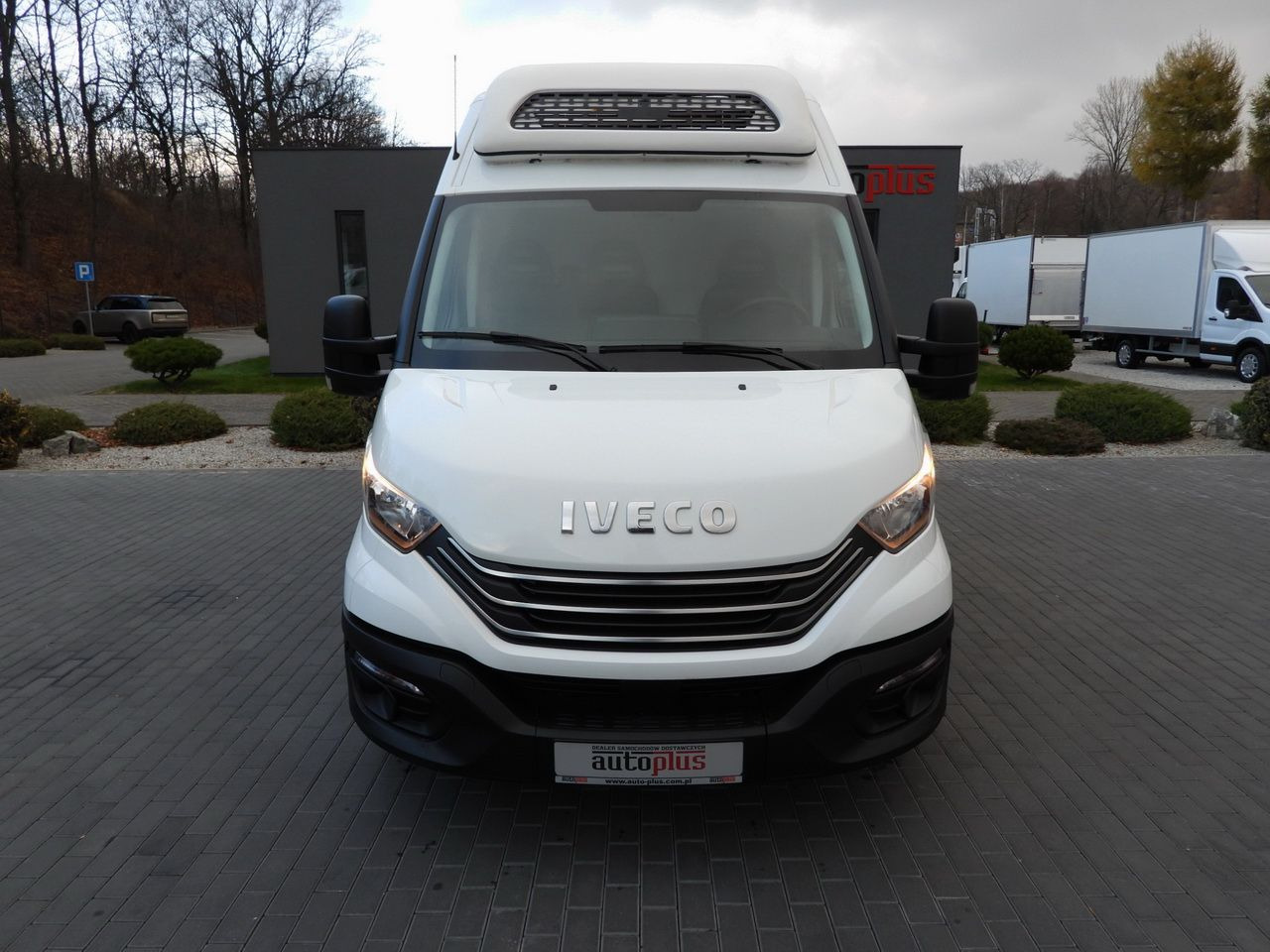 IVECO DAILY 35S14 REFRIGERATOR VAN 0*C POWER SUPPLY 230V NAVIGATION AUTOMATIC TRANSMISSION AIR CONDITIONING 140HP - Kjølebil: bilde 5 IVECO DAILY 35S14 REFRIGERATOR VAN 0*C POWER SUPPLY 230V NAVIGATION AUTOMATIC TRANSMISSION AIR CONDITIONING 140HP - Kjølebil: bilde 5