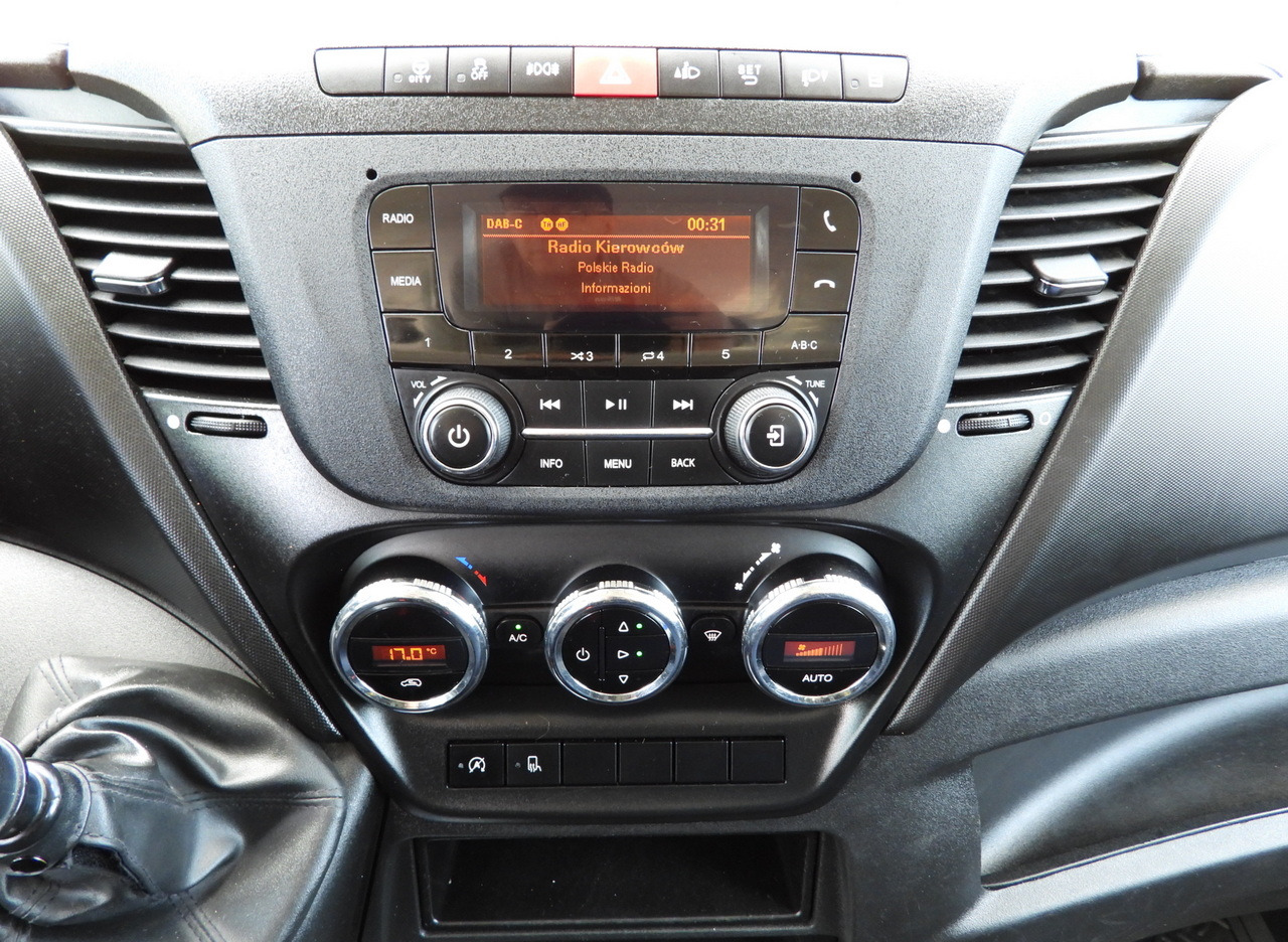 Varebil med dobbelt førerhus IVECO DAILY 35S14 STAKE BODY DOUBLE CABIN DOKA 7 SEATS CRUISE CONTROL AIR CONDITIONING 135HP: bilde 31 Varebil med dobbelt førerhus IVECO DAILY 35S14 STAKE BODY DOUBLE CABIN DOKA 7 SEATS CRUISE CONTROL AIR CONDITIONING 135HP: bilde 31