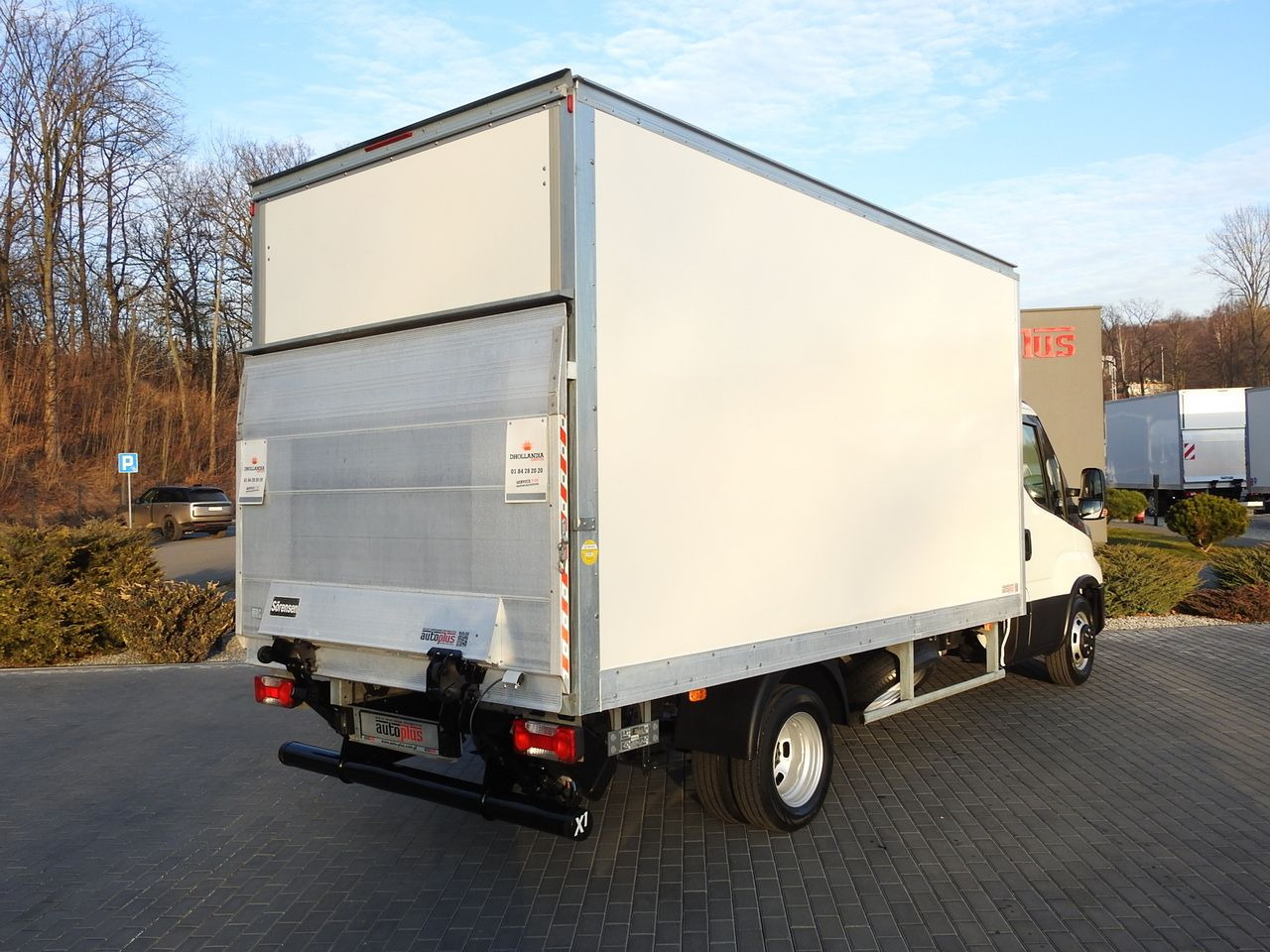 IVECO DAILY 35S16 BOX LIFT 8 PALLETS CRUISE CONTROL AIR CONDITIONING TWIN WHEELS 160HP - Varebil med skap: bilde 3 IVECO DAILY 35S16 BOX LIFT 8 PALLETS CRUISE CONTROL AIR CONDITIONING TWIN WHEELS 160HP - Varebil med skap: bilde 3